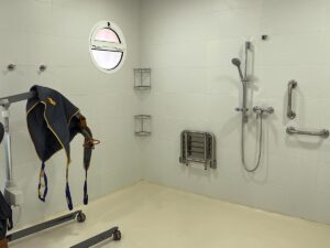 Baño geriatrico adaptado Residencia Los Pinos